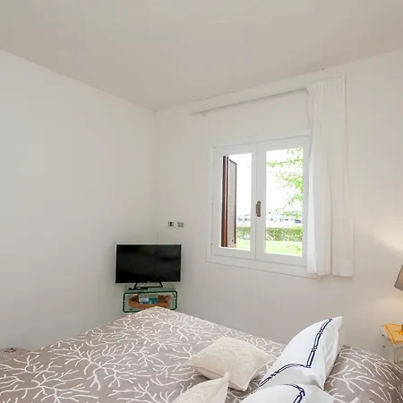 Apartment Vip 9, *